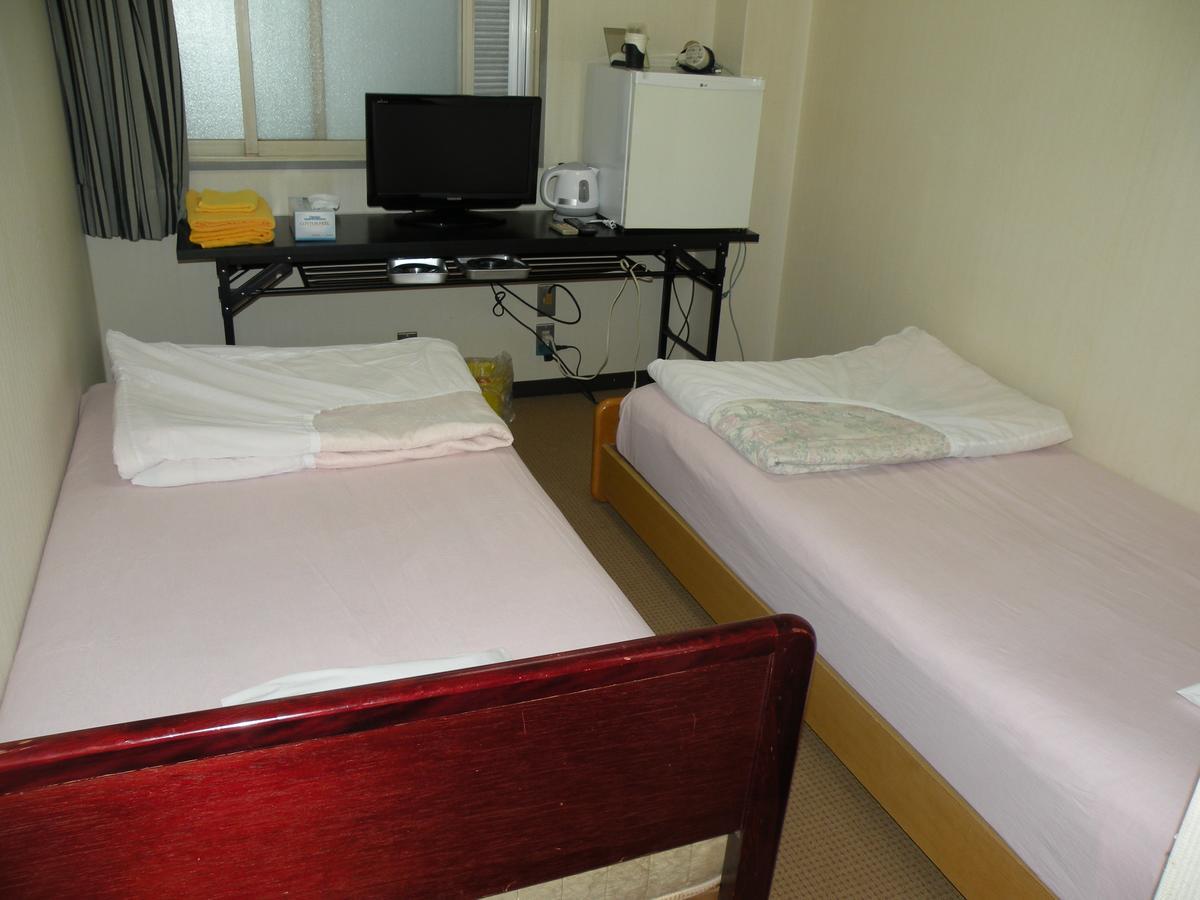 Business Hotel Minshuku Minato Tokushima Buitenkant foto