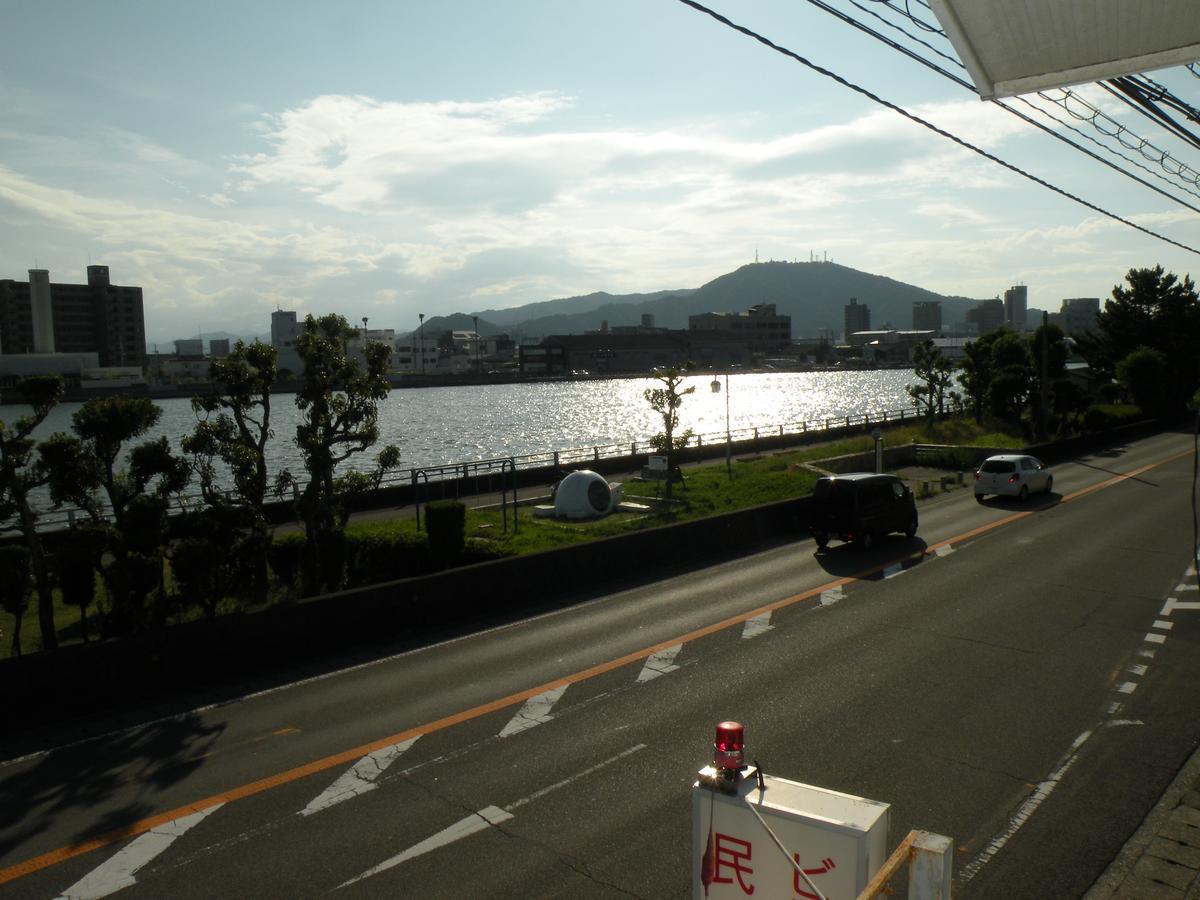 Business Hotel Minshuku Minato Tokushima Buitenkant foto