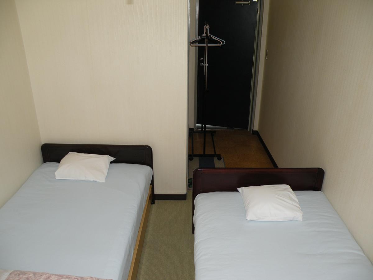 Business Hotel Minshuku Minato Tokushima Buitenkant foto